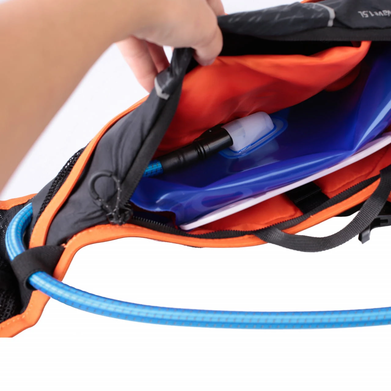 SOURCE Hipster Wave 1,5 L Trinkgürtel - 1,5 L Trinksystem, Schwarz - Image 3